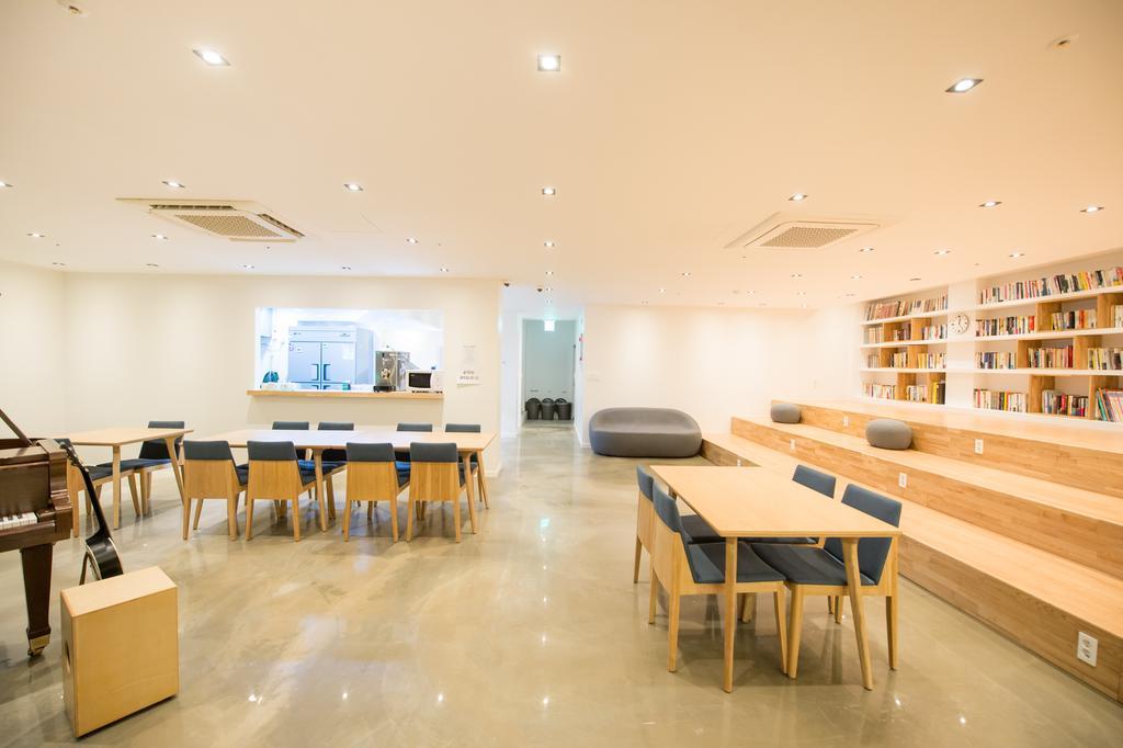 Nobunpang Guesthouse Jeju Bagian luar foto